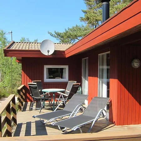 Pet Friendly In With Kitchen Holiday home